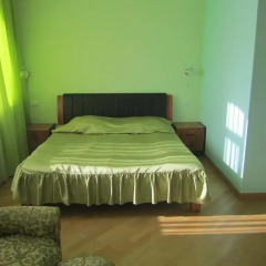 Syuniq Hotel сейф в номере