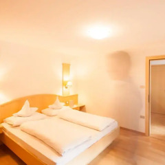 Отель Appartements Kirchtalhof Лана комната для гостей фото 3