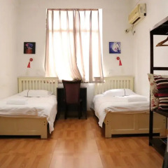 Chengdu Mrs Panda Hostel Номер категории Эконом с 2 отдельными кроватями (общая ванная комната) фото 2