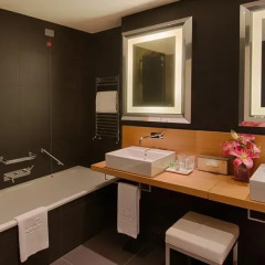 Отель NH Firenze 4* Стандартный номер с различными типами кроватей фото 2