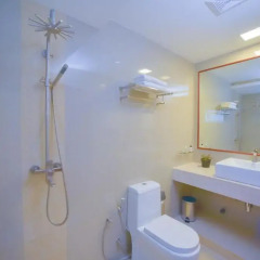 Отель Hathaa Beach Maldives 3* Номер Делюкс с различными типами кроватей фото 12