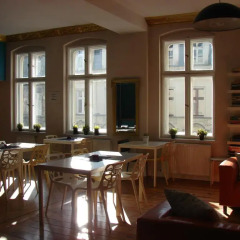Blooms Boutique Hostel Познань гостиничный бар