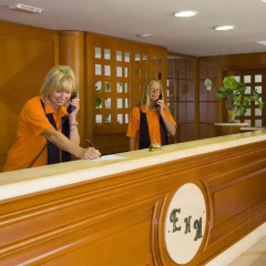 Отель Aparthotel Esquinzo Y Monte Del Mar спа