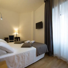 Floris Hotel 3* Номер Комфорт с двуспальной кроватью фото 4