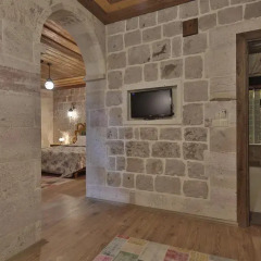 Elevres Stone House Hotel 4* Люкс повышенной комфортности с различными типами кроватей фото 7
