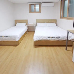 Starria Hostel Стандартный номер с различными типами кроватей