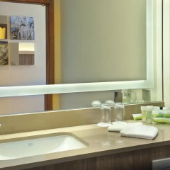 Отель Courtyard by Marriott Amsterdam Arena Atlas Нидерланды, Амстердам - 1 отзыв об отеле, цены и фото номеров - забронировать отель Courtyard by Marriott Amsterdam Arena Atlas онлайн ванная