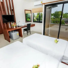 Отель The Topaz Residence комната для гостей фото 2
