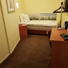 Отель XO Hotels City Centre 3* Номер категории Эконом с 2 отдельными кроватями фото 2