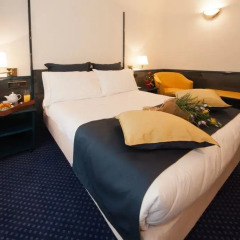 Отель IH Hotels Milano Ambasciatori 4* Улучшенный номер с различными типами кроватей