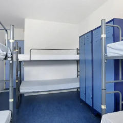 Hans Brinker Hostel Amsterdam Кровать в общем номере с двухъярусной кроватью