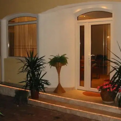 Отель Villa Mediterran вид на фасад фото 2