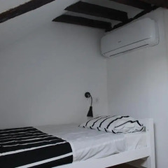 Surf in Chiado Hostel Номер с различными типами кроватей (общая ванная комната)