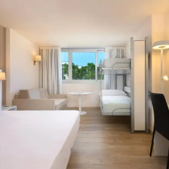 Отель INNSIDE by Meliá Palma Bosque 4* Стандартный семейный номер с различными типами кроватей