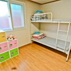 Отель Kimchee Hongdae Guesthouse Кровать в женском общем номере с двухъярусной кроватью фото 5