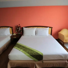 Karnmanee Palace Hotel 4* Улучшенный номер с различными типами кроватей фото 3