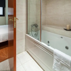 Отель Habitat Apartments Carders Испания, Барселона - отзывы, цены и фото номеров - забронировать отель Habitat Apartments Carders онлайн ванная