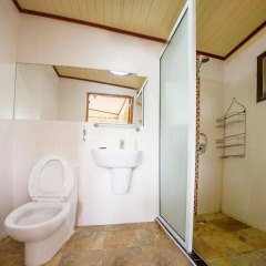Отель Yellow Villa With Pool In Rawai ванная фото 2