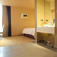 Shanghai Hongqiao Airport Hotel 4* Стандартный номер с различными типами кроватей фото 2