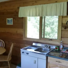 Отель Mica Mountain Lodge & Log Cabins в номере