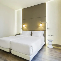Отель NH Milano Touring 4* Улучшенный номер с различными типами кроватей фото 21