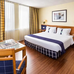 Отель Holiday Inn Lisbon 4* Стандартный номер с различными типами кроватей фото 4