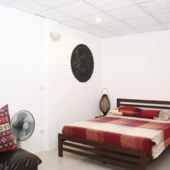 Отель Miggy Guest House Adults Only Бангкок комната для гостей фото 4