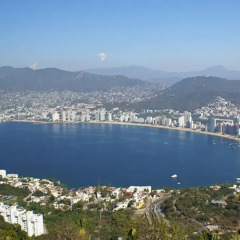 Отель Acapulco Beach Front Penthouse 30th Floor
