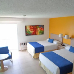 Отель Calinda Beach Acapulco 3* Стандартный семейный номер с разными типами кроватей фото 6
