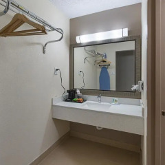 Отель Quality Inn Pasadena Houston 2* Стандартный номер с различными типами кроватей фото 8