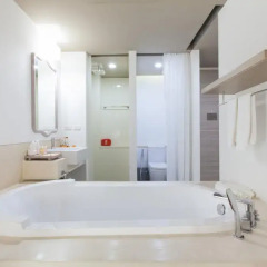 Отель ZEN Premium Soi Naiyang 2 4* Стандартный номер с различными типами кроватей фото 21