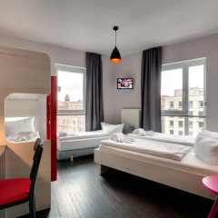 MEININGER Hotel Berlin Alexanderplatz 2* Стандартный номер с двуспальной кроватью фото 2