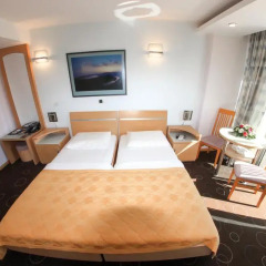 Hotel Montenegro Beach Resort 4* Стандартный номер с различными типами кроватей фото 6