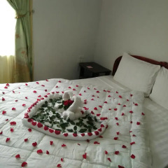 Hue Valentine Hotel 2* Улучшенный номер с двуспальной кроватью фото 2