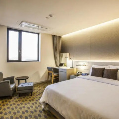 Hamilton Hotel 4* Стандартный номер с двуспальной кроватью