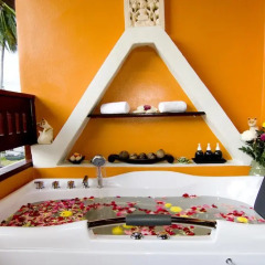 Отель Kanok Buri Resort & Spa 4* Улучшенный номер с различными типами кроватей фото 2