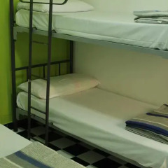 Hostel New York Стандартный семейный номер с двуспальной кроватью (общая ванная комната) фото 8