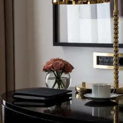 Four Seasons Hotel London at Ten Trinity Square 5* Улучшенный номер с различными типами кроватей фото 4