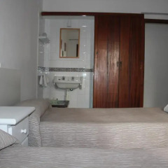 Отель Hostal Las Nieves Стандартный номер с 2 отдельными кроватями (общая ванная комната)