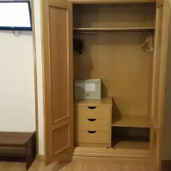 Отель Hostal Felipe V сейф в номере