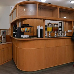 Отель Canadas Best Value Inn Valemount гостиничный бар