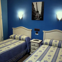 Отель Hostal Regio Номер категории Эконом с различными типами кроватей фото 9