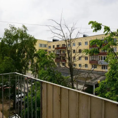 Гостиница Kvartiranov na Tihvinskoy в Великом Новгороде отзывы, цены и фото номеров - забронировать гостиницу Kvartiranov na Tihvinskoy онлайн Великий Новгород балкон