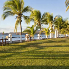 Bahia del Sol Beach Front Boutique Hotel пляж