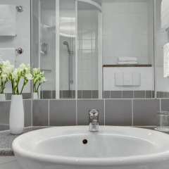 Отель IntercityHotel Berlin Ostbahnhof ванная фото 2