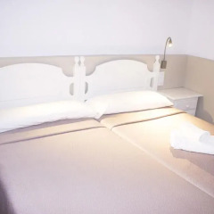 Отель Hostal El Arco Номер категории Эконом с различными типами кроватей фото 7