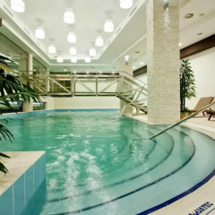Earth and People Hotel & Spa бассейн