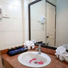 Hoa Binh Hotel 3* Улучшенный номер с различными типами кроватей фото 2