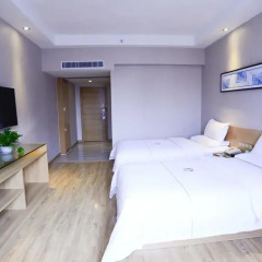 Отель Insail Hotels Railway Station Guangzhou 3* Номер Делюкс с различными типами кроватей
