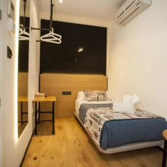 Отель Hostal CC Malasaña Стандартный номер с различными типами кроватей фото 13